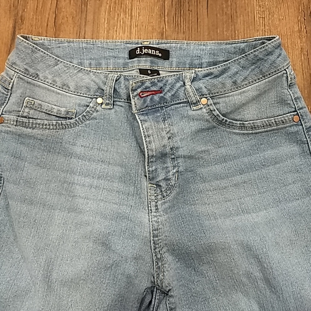 Capris - Picture 2 of 3